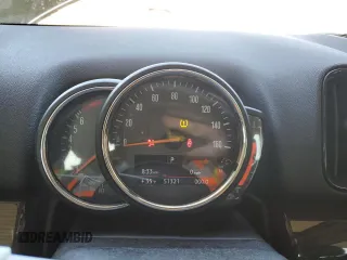 2018 MINI Countryman Cooper S z VIN WMZYT5C35J3D82140, wystawiony jako Copart lot #51105185 z przebiegiem 51 321 mil mil oraz Szkoda całkowita • Salvage title. Historia ofert i sprzedaży dostępna na DreamBid. Obrazek 9.