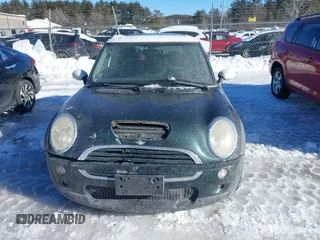2003 MINI Hardtop S z VIN WMWRE33473TD72981, wystawiony jako IAAI lot #41599521 z przebiegiem 97 403 mil mil oraz . Historia ofert i sprzedaży dostępna na DreamBid. Obrazek 13.