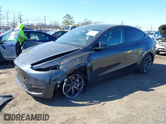 2024 Tesla Model Y Long Range with VIN 7SAYGDEE4RF149457, listed as a IAAI auction lot 41700922 with Not Provided miles. Bid and sale history available at carsss.com. Image 19.