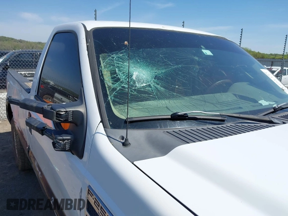 2008 Ford F-250 XL with VIN 1FTNF215X8EE19093, listed as a IAAI auction lot 41991443 with 205,297 mi miles and . Bid and sale history available at DreamBid. Image 12.