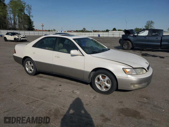 1998 Lexus ES 300 z VIN JT8BF28G4W0091267, wystawiony jako Copart lot #51188585 z przebiegiem Nie podano mil oraz Czysty tytuł • Clean title. Historia ofert i sprzedaży dostępna na DreamBid. Obrazek 4.