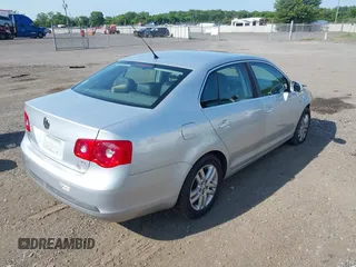 2007 Volkswagen Jetta Wolfsburg Edition with VIN 3VWEF71K87M198635, listed as a IAAI auction lot 42628986 with 180,029 mi miles and . Bid and sale history available at DreamBid. Image 4.