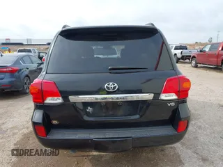 2013 Toyota Land Cruiser z VIN JTMHY7AJ7D4019851, wystawiony jako IAAI lot #42143196 z przebiegiem 147 560 mil mil oraz . Historia ofert i sprzedaży dostępna na DreamBid. Obrazek 16.
