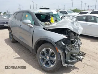 2023 Chevrolet Blazer LT z VIN 3GNKBCR49PS183886, wystawiony jako IAAI lot #42045562 z przebiegiem Nie podano mil oraz . Historia ofert i sprzedaży dostępna na DreamBid. Obrazek 1.