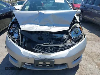 2013 Honda Fit Sport z VIN JHMGE8H56DC009996, wystawiony jako IAAI lot #42349929 z przebiegiem 152 779 mil mil oraz . Historia ofert i sprzedaży dostępna na DreamBid. Obrazek 6.