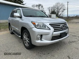 2013 Lexus LX 570 z VIN JTJHY7AX9D4100920, wystawiony jako Copart lot #57066255 z przebiegiem 229 058 mil mil oraz Czysty tytuł • Clean title. Historia ofert i sprzedaży dostępna na DreamBid. Obrazek 1.