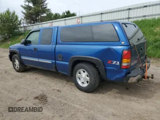 2004 GMC Sierra 1500 SLE z VIN 2GTEK19TX41104508, wystawiony jako Copart lot #56981295 z przebiegiem 180 252 mil mil oraz Czysty tytuł • Clean title. Historia ofert i sprzedaży dostępna na DreamBid. Obrazek 2.