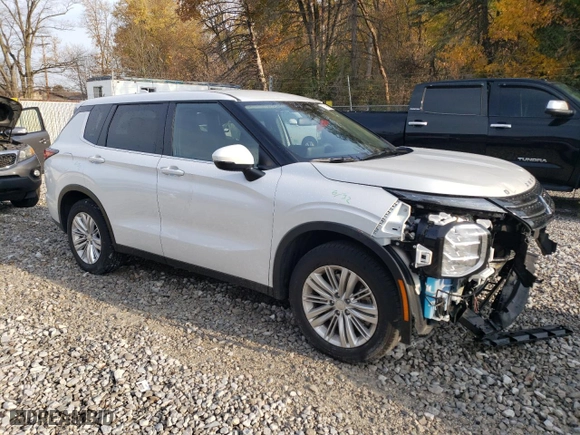 2024 Mitsubishi Outlander ES with VIN JA4J4UA82RZ063396, listed as a Copart auction lot 77793594 with 17,829 mi miles and Salvage Title. Bid and sale history available at carsss.com. Image 4.