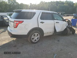 2013 Ford Utility Police Interceptor with VIN 1FM5K8AR0DGB63879, listed as a Copart auction lot 82241054 with 124,768 mi miles and Salvage Title. Bid and sale history available at carsss.com. Image 3.