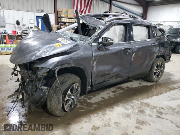 2021 Toyota Highlander XLE with VIN 5TDHZRBH4MS546755, listed as a Copart auction lot 49583525 with Not provided miles and Salvage title. Bid and sale history available at DreamBid. Image 1.
