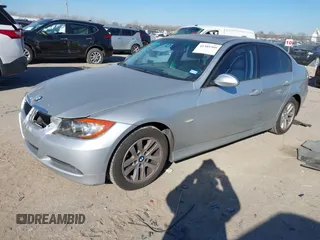 2007 BMW 3 Series 328i z VIN WBAVA33517KX73521, wystawiony jako IAAI lot #41389508 z przebiegiem 76 267 mil mil oraz . Historia ofert i sprzedaży dostępna na DreamBid. Obrazek 17.