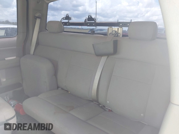 2005 Ford F-150 STX z VIN 1FTRX14W05NB95907, wystawiony jako IAAI lot #42520718 z przebiegiem 137 717 mil mil oraz . Historia ofert i sprzedaży dostępna na DreamBid. Obrazek 8.