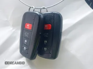 2024 Toyota RAV4 XLE Premium z VIN 2T3C1RFV3RW311870, wystawiony jako IAAI lot #42066945 z przebiegiem 16 237 mil mil oraz . Historia ofert i sprzedaży dostępna na DreamBid. Obrazek 11.