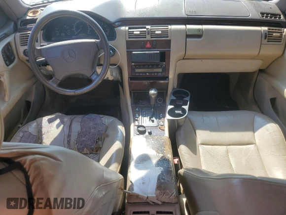 1997 Mercedes-Benz E-Class with VIN WDBJF72F1VA281996, listed as a Copart auction lot 81873634 with 207,175 mi miles and Non Repairable. Bid and sale history available at carsss.com. Image 8.