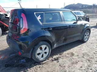 2015 Kia Soul with VIN KNDJN2A25F7235026, listed as a IAAI auction lot 41704315 with 99,444 mi miles. Bid and sale history available at carsss.com. Image 4.