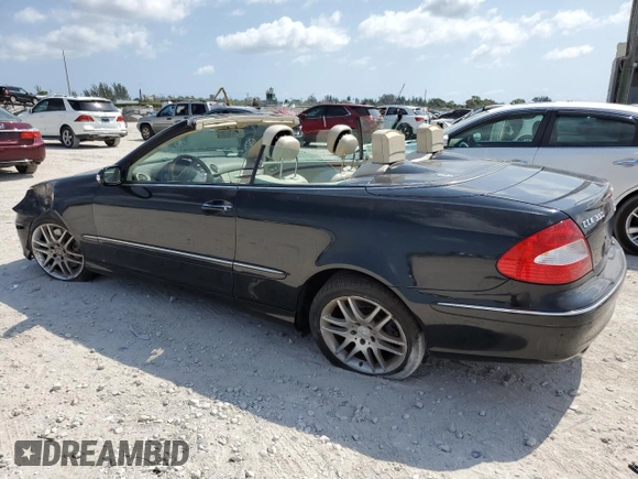 2008 Mercedes-Benz CLK 350 с VIN WDBTK56F18F244120, выставлен на аукционе Copart как лот 52082125 с пробегом 50 101 миль миль и На запчасти • Non repairable. История ставок и продаж доступна на DreamBid. Изображение 2.