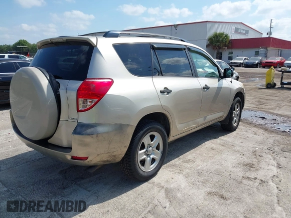 2007 Toyota RAV4 with VIN JTMBD33V476028333, listed as a IAAI auction lot 42077650 with 100,244 mi miles. Bid and sale history available at carsss.com. Image 4.