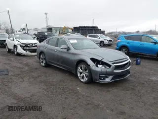 2016 Infiniti Q70 with VIN JN1BY1AR9GM271309, listed as a IAAI auction lot 41468587 with 145,597 mi miles. Bid and sale history available at carsss.com. Image 1.