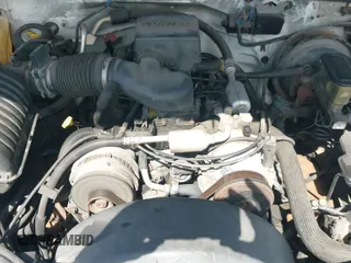 1999 Chevrolet Tahoe Police Special z VIN 1GNEC13R2XR103155, wystawiony jako IAAI lot #43097585 z przebiegiem 125 723 mil mil oraz . Historia ofert i sprzedaży dostępna na DreamBid. Obrazek 19.