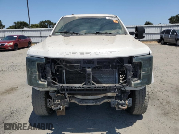 2017 Ford F-250 XLT with VIN 1FT7X2B63HEB19120, listed as a Copart auction lot 62352925 with Not provided miles and Salvage title. Bid and sale history available at DreamBid. Image 5.