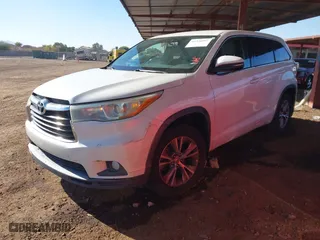 2015 Toyota Highlander LE with VIN 5TDBKRFH5FS115459, listed as a IAAI auction lot 41326097 with 158,574 mi miles. Bid and sale history available at carsss.com. Image 2.