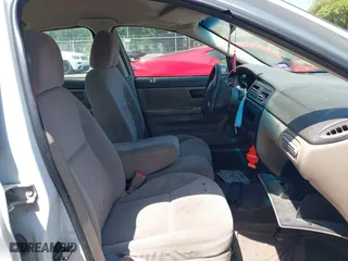 2000 Ford Taurus SES with VIN 1FAFP55U0YA264104, listed as a IAAI auction lot 42006518 with 245,838 mi miles. Bid and sale history available at carsss.com. Image 5.