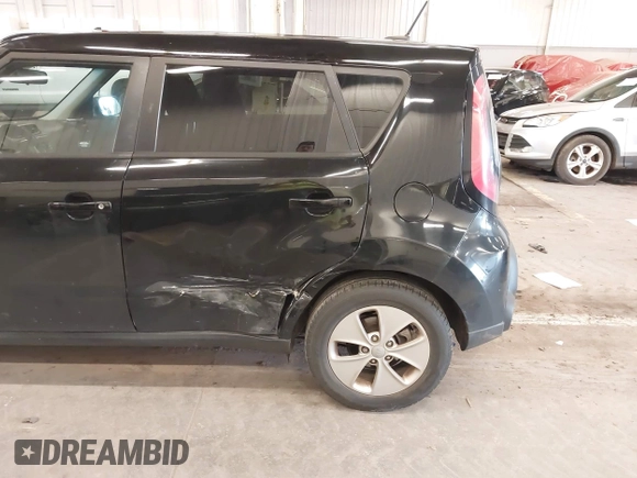 2014 Kia Soul with VIN KNDJN2A28E7110441, listed as a IAAI auction lot 41870022 with 146,981 mi miles. Bid and sale history available at carsss.com. Image 6.
