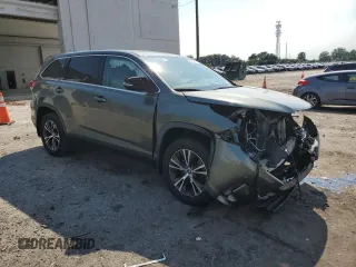 2019 Toyota Highlander LE with VIN 5TDBZRFH7KS711954, listed as a Copart auction lot 62260155 with 51,326 mi miles and Salvage title. Bid and sale history available at DreamBid. Image 4.