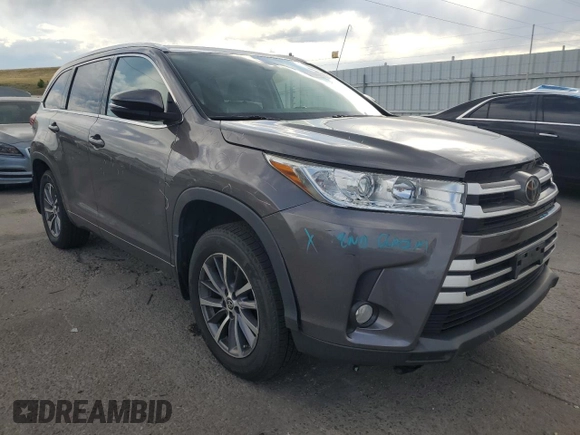 2018 Toyota Highlander SE with VIN 5TDJZRFH8JS538021, listed as a Copart auction lot 63496775 with 43,586 mi miles and Salvage title. Bid and sale history available at DreamBid. Image 4.