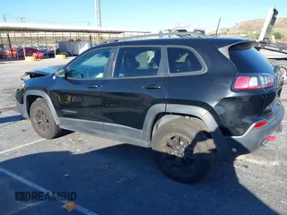 2019 Jeep Cherokee Trailhawk with VIN 1C4PJMBX1KD441175, listed as a IAAI auction lot 42506246 with 47,760 mi miles and . Bid and sale history available at DreamBid. Image 14.