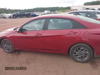 2024 Hyundai Elantra SEL z VIN KMHLM4DG5RU769160, wystawiony jako IAAI lot #42509506 z przebiegiem 38 926 mil mil oraz . Historia ofert i sprzedaży dostępna na DreamBid. Obrazek 15.