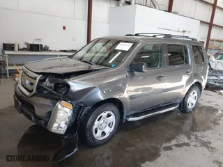 2011 Honda Pilot LX with VIN 5FNYF4H28BB104125, listed as a IAAI auction lot 41313137 with 116,221 mi miles. Bid and sale history available at carsss.com. Image 17.
