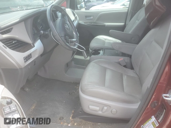 2017 Toyota Sienna XLE Auto Access Seat с VIN 5TDYZ3DC5HS893015, выставлен на аукционе Copart как лот 62248085 с пробегом 114 018 миль миль и Списание • Salvage title. История ставок и продаж доступна на DreamBid. Изображение 7.