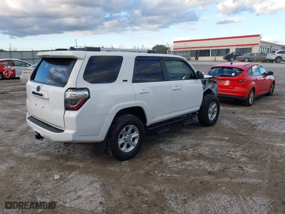 2022 Toyota 4Runner SR5 Premium with VIN JTENU5JR9N6042526, listed as a IAAI auction lot 40919872 with 37,404 mi miles. Bid and sale history available at carsss.com. Image 4.