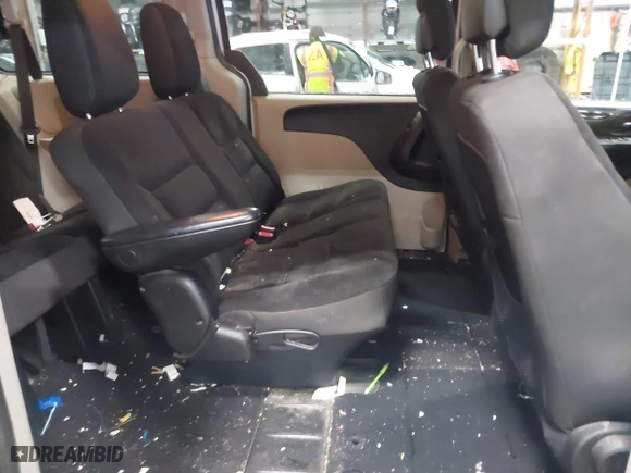 2018 Dodge Grand Caravan SE with VIN 2C4RDGBG0JR180361, listed as a IAAI auction lot 41064126 with 135,841 mi miles. Bid and sale history available at carsss.com. Image 8.