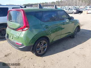 2021 Kia Soul EX with VIN KNDJ33AU4M7127264, listed as a IAAI auction lot 41339243 with 102,279 mi miles. Bid and sale history available at carsss.com. Image 4.