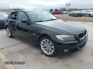 2011 BMW 3 Series 328i z VIN WBAPH5G55BNM83641, wystawiony jako IAAI lot #41229862 z przebiegiem 138 800 mil mil oraz . Historia ofert i sprzedaży dostępna na DreamBid. Obrazek 1.