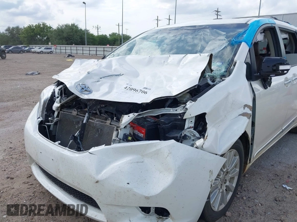 2017 Toyota Sienna XLE Auto Access Seat with VIN 5TDYZ3DC4HS776316, listed as a IAAI auction lot 42096706 with Not provided miles and . Bid and sale history available at DreamBid. Image 6.