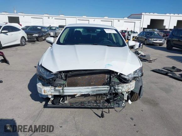 2019 Ford Fusion SE with VIN 3FA6P0H76KR261861, listed as a IAAI auction lot 41031650 with 132,040 mi miles. Bid and sale history available at carsss.com. Image 13.