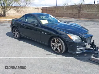 2013 Mercedes-Benz SLK-Class SLK 250 with VIN WDDPK4HA5DF065352, listed as a IAAI auction lot 41521721 with 88,229 mi miles. Bid and sale history available at carsss.com. Image 1.