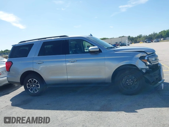 2024 Ford Expedition XLT with VIN 1FMJU1H85REA20278, listed as a IAAI auction lot 41739245 with 26,079 mi miles. Bid and sale history available at carsss.com. Image 13.