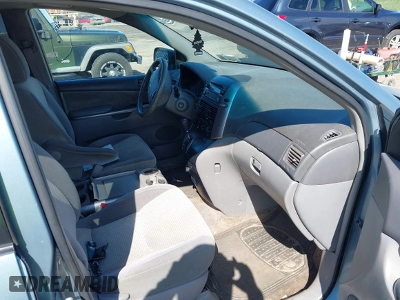 2009 Toyota Sienna CE with VIN 5TDZK23C29S275687, listed as a IAAI auction lot 42142599 with 140,729 mi miles. Bid and sale history available at carsss.com. Image 5.