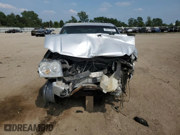 2005 Jeep Grand Cherokee Laredo z VIN 1J4GR48KX5C581833, wystawiony jako Copart lot #60975355 z przebiegiem 149 993 mil mil oraz Szkoda całkowita • Salvage title. Historia ofert i sprzedaży dostępna na DreamBid. Obrazek 5.