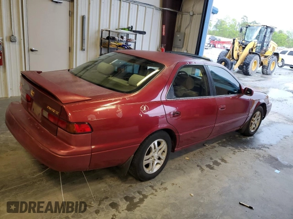 1997 Toyota Camry LE z VIN 4T1BG22K1VU033230, wystawiony jako Copart lot #52619265 z przebiegiem 301 543 mil mil oraz Szkoda całkowita • Salvage title. Historia ofert i sprzedaży dostępna na DreamBid. Obrazek 3.