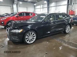 2020 Volvo V60 Momentum z VIN YV1102EK2L2361873, wystawiony jako Copart lot #47556795 z przebiegiem 55 975 mil mil oraz Szkoda całkowita • Salvage title. Historia ofert i sprzedaży dostępna na DreamBid. Obrazek 1.