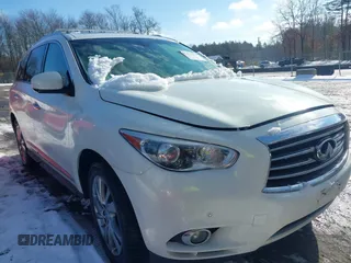 2013 Infiniti JX35 z VIN 5N1AL0MM3DC328246, wystawiony jako IAAI lot #41477621 z przebiegiem 179 561 mil mil oraz . Historia ofert i sprzedaży dostępna na DreamBid. Obrazek 1.