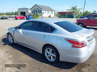 2015 Nissan Altima 2.5 z VIN 1N4AL3AP2FC591986, wystawiony jako IAAI lot #42172883 z przebiegiem 205 419 mil mil oraz . Historia ofert i sprzedaży dostępna na DreamBid. Obrazek 3.