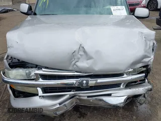 2004 Chevrolet Tahoe LS with VIN 1GNEK13ZX4J179560, listed as a IAAI auction lot 41998197 with 147,822 mi miles. Bid and sale history available at carsss.com. Image 10.