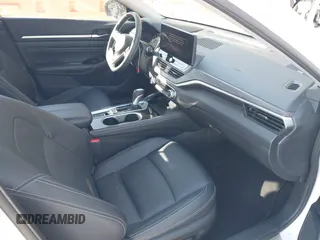 2023 Nissan Altima SL with VIN 1N4BL4EV4PN375579, listed as a IAAI auction lot 41592176 with 29,238 mi miles and . Bid and sale history available at DreamBid. Image 5.