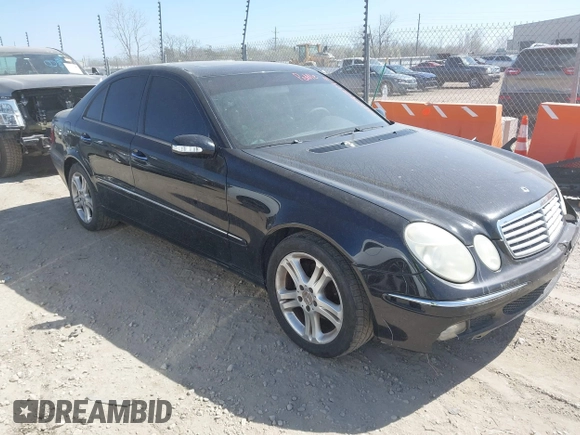 2006 Mercedes-Benz E-Class 3.5L with VIN WDBUF56J46A884099, listed as a IAAI auction lot 41798143 with 175,597 mi miles. Bid and sale history available at carsss.com. Image 1.
